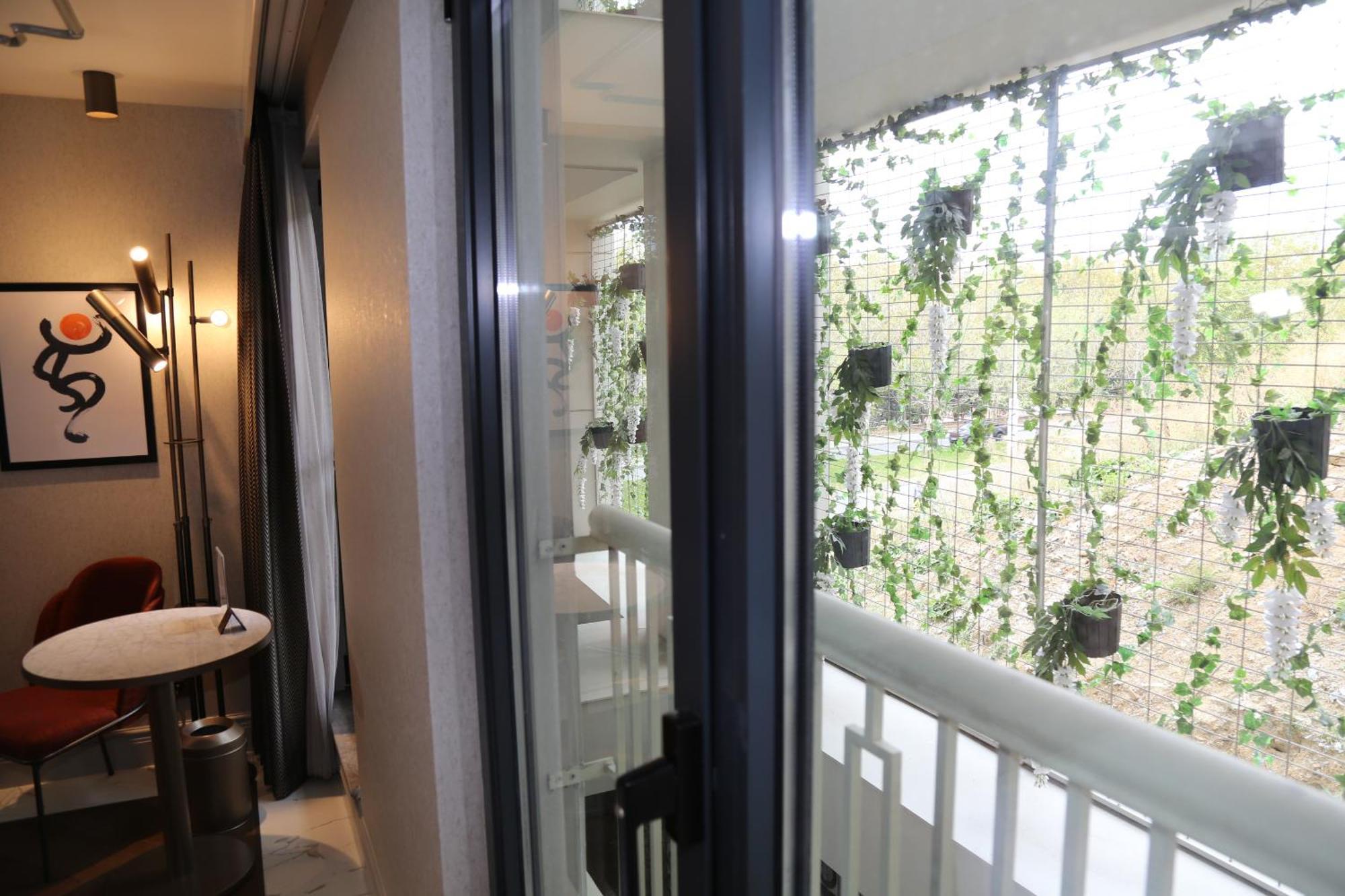 Stayso The House Hotel اسطنبول المظهر الخارجي الصورة A sliding door