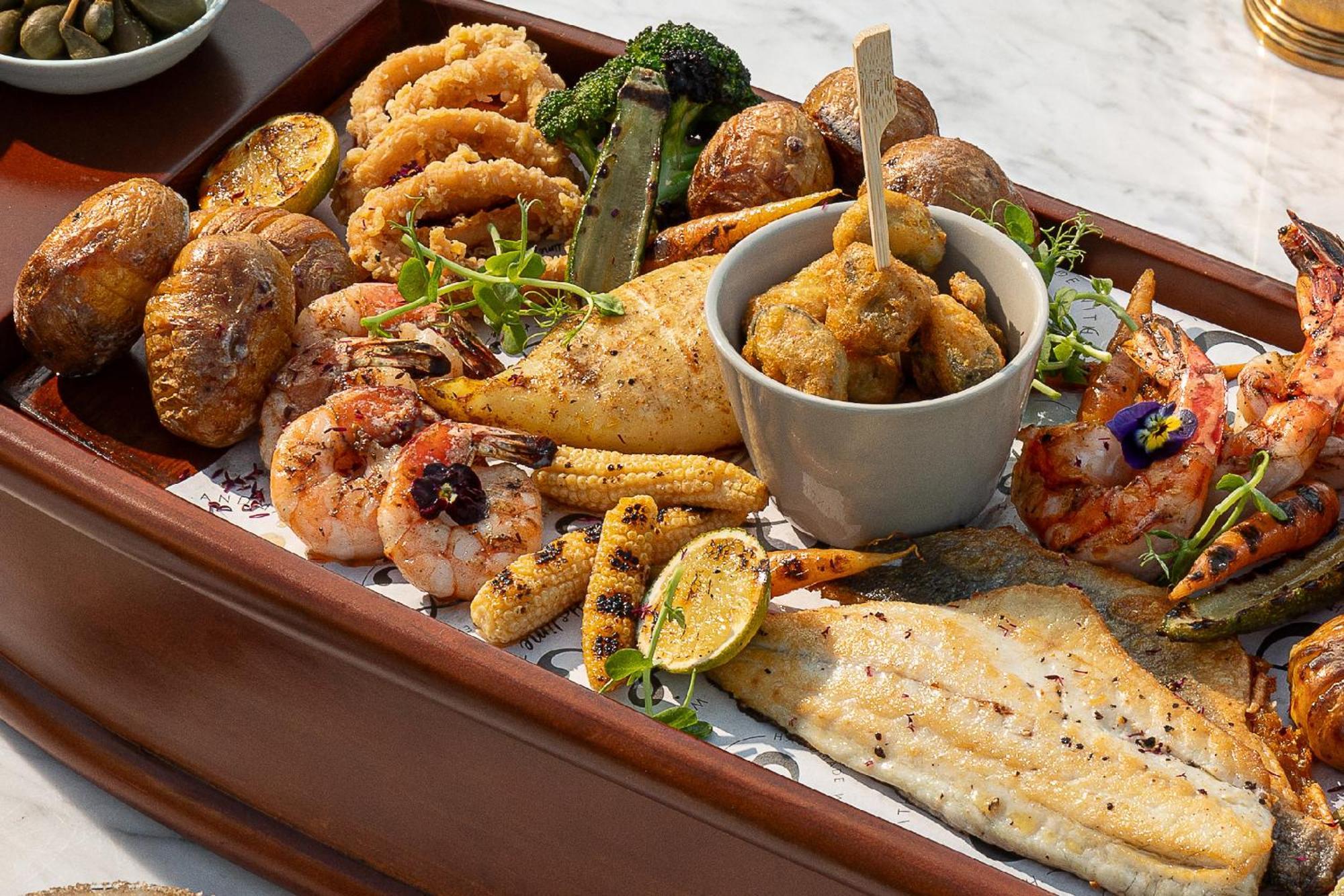 Stayso The House Hotel اسطنبول المظهر الخارجي الصورة Seafood platter